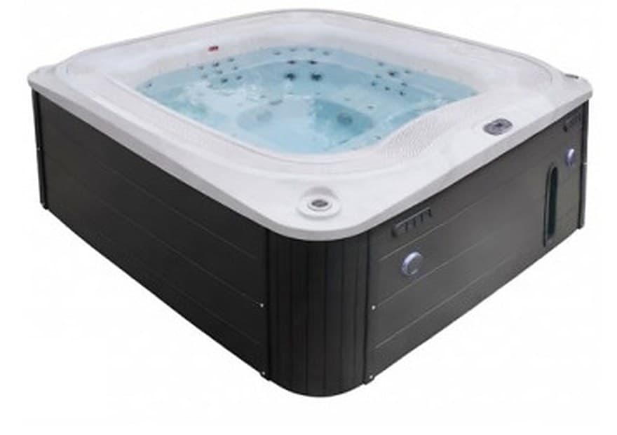 Переливний СПА-басейн Aquajoy Serenity на дерев'яній терасі